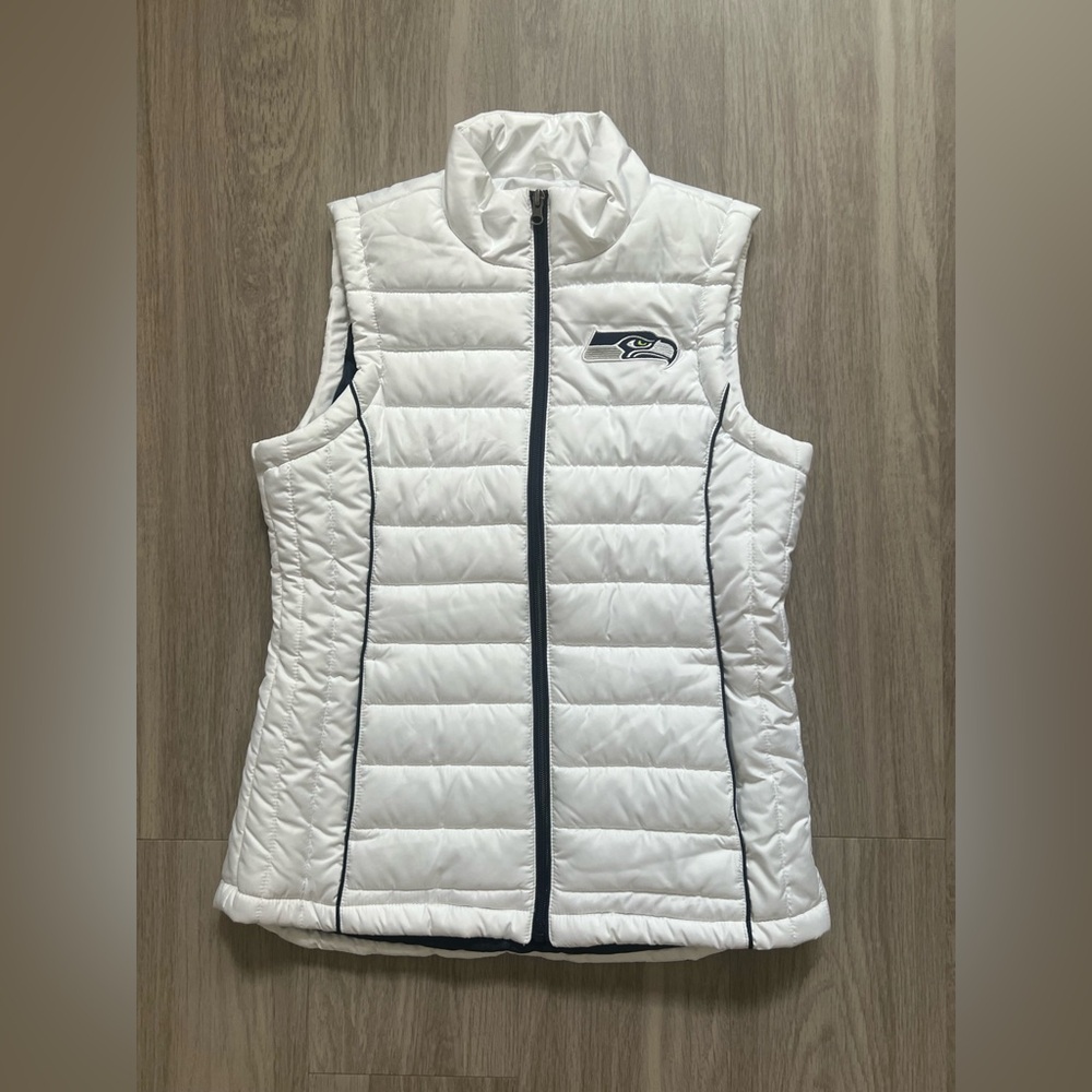 New NFL Seattle Seahawks lightweight puffer vest size medium